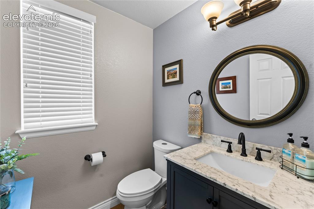 Image 20 of 48: Bathroom
