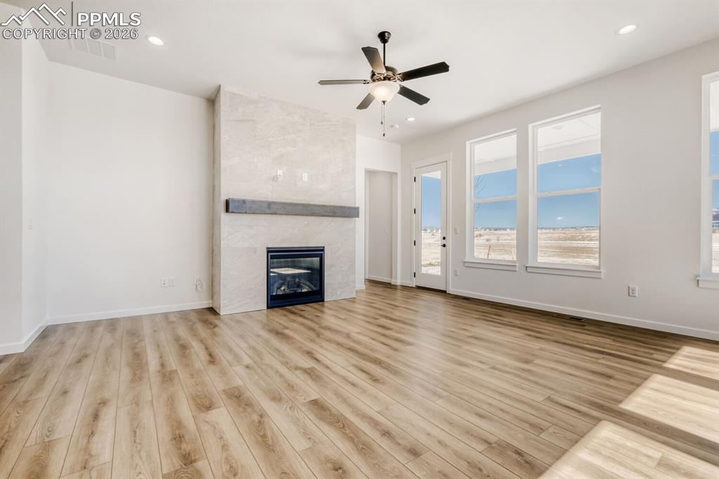 Image 6 of 28: Living Room