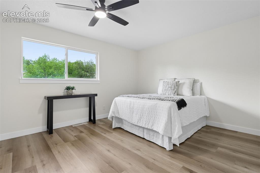 Image 16 of 37: Bedroom