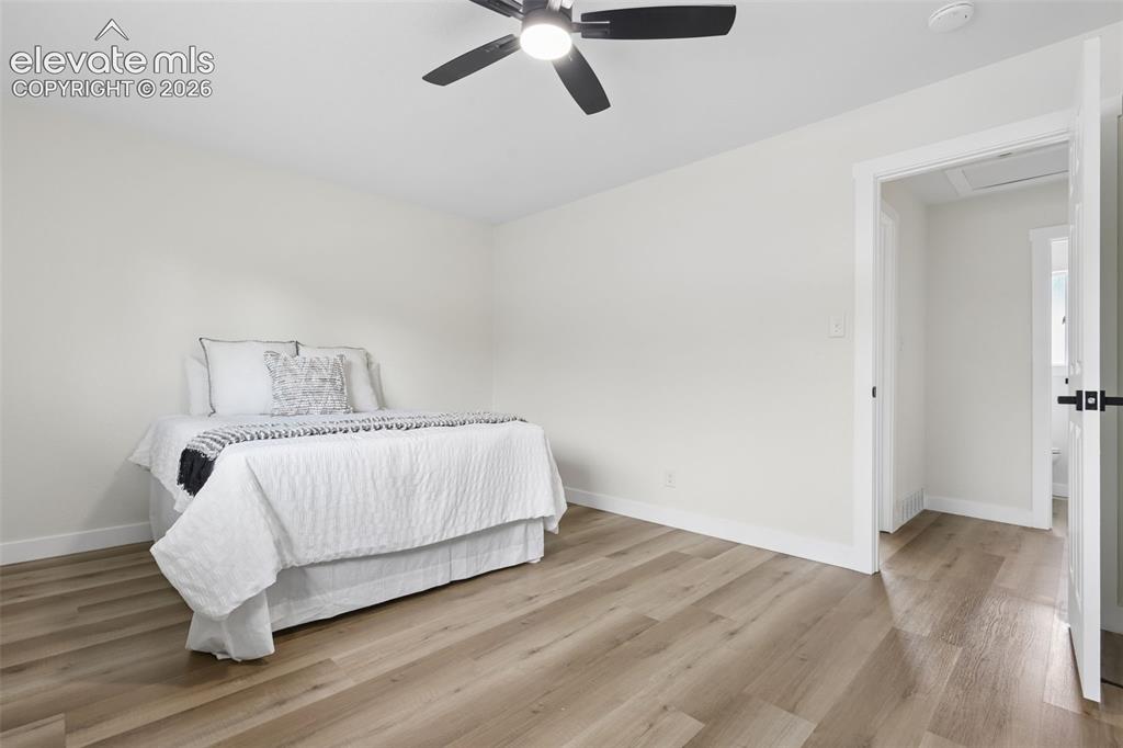 Image 18 of 37: Bedroom