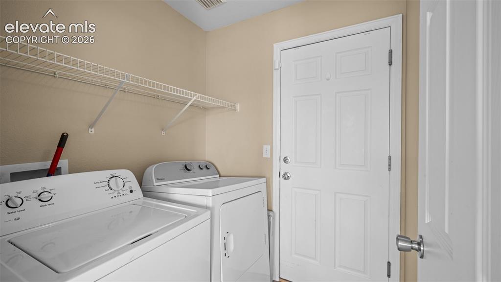 Image 11 of 50: Laundry