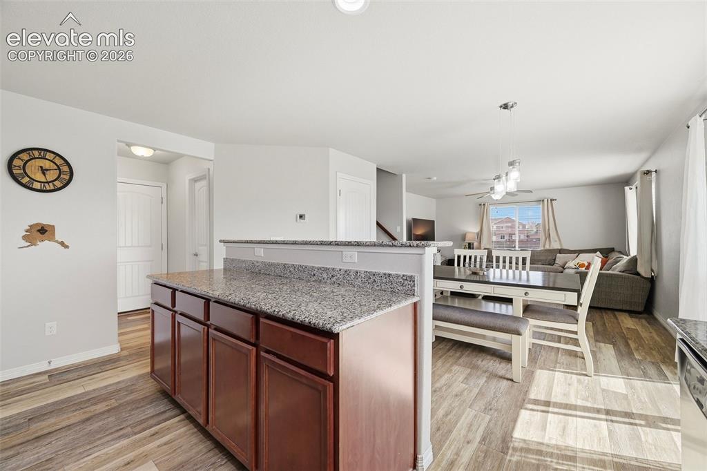 Image 19 of 42: Kitchen
