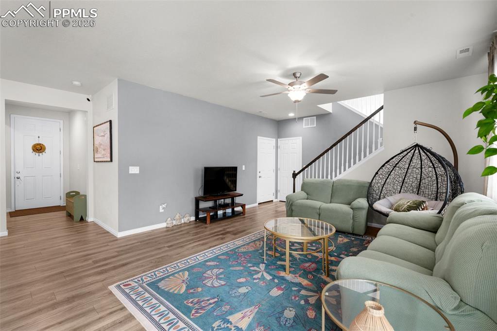 Image 14 of 44: Living Room