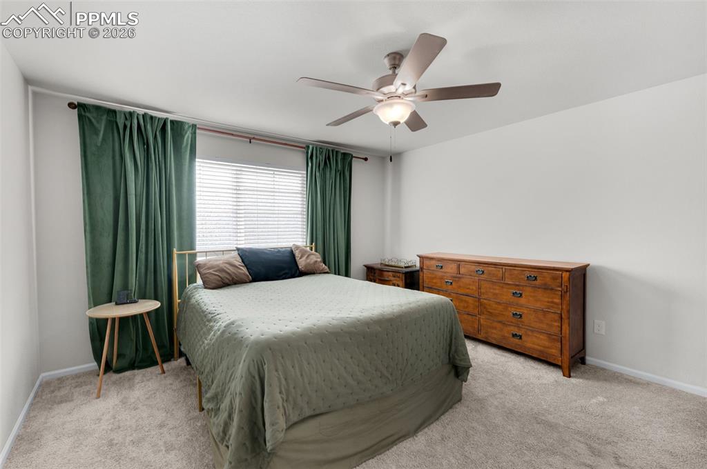 Image 17 of 44: Bedroom