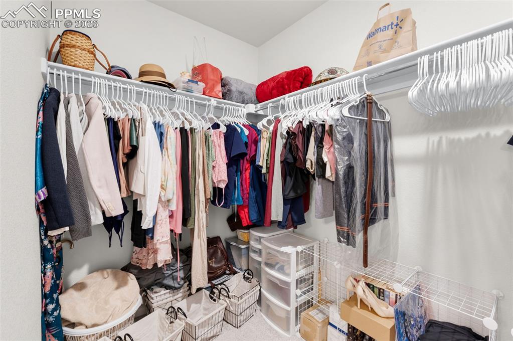 Image 22 of 44: Closet