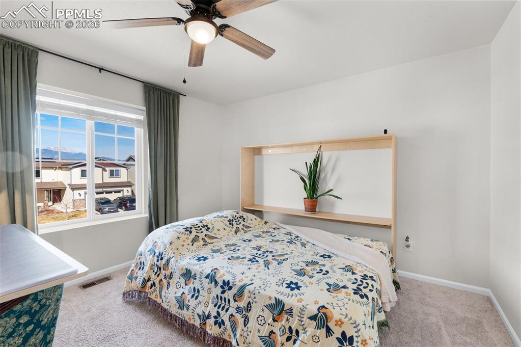 Image 26 of 44: Bedroom