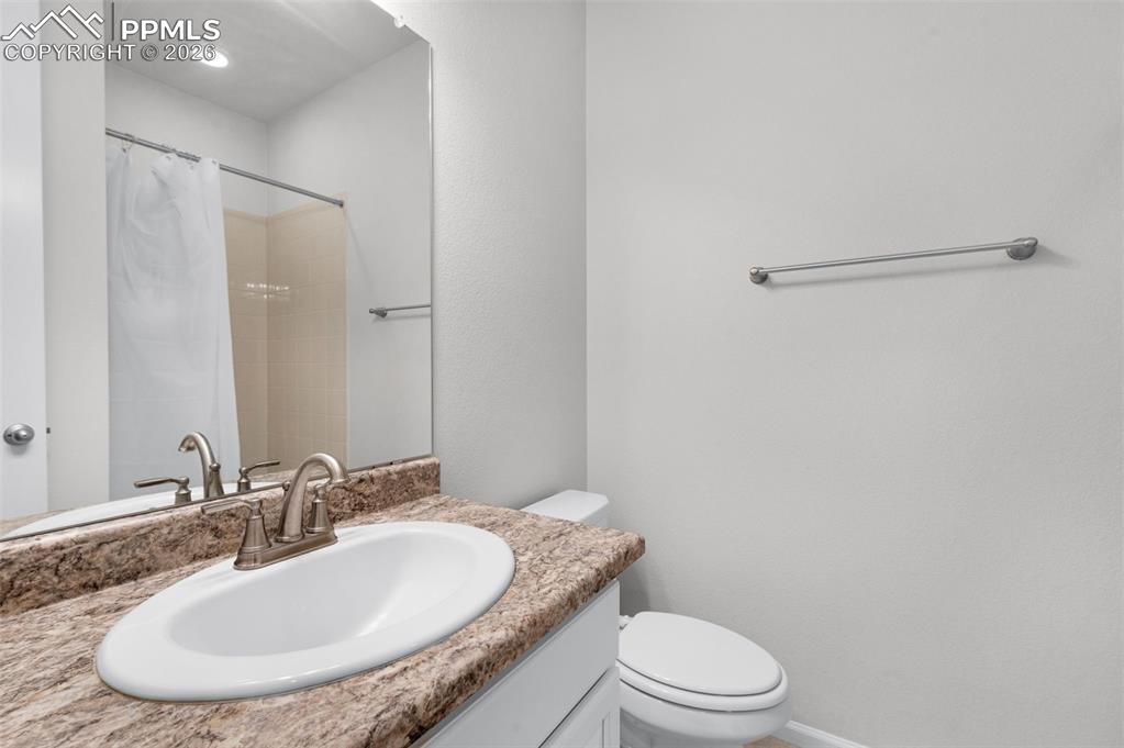 Image 8 of 44: Bathroom