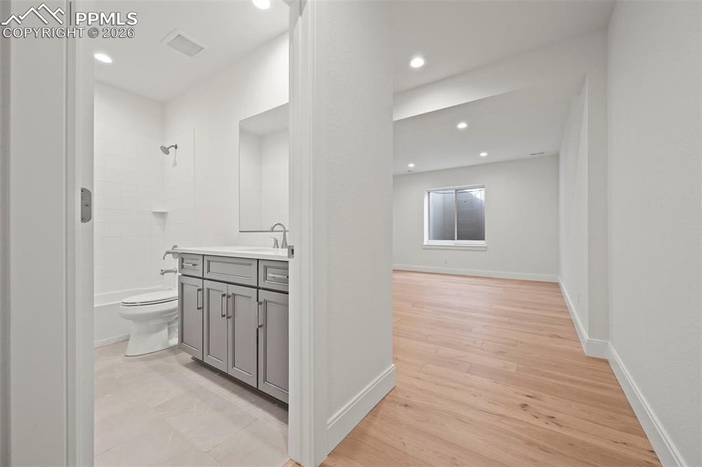 Image 38 of 50: No Description Available