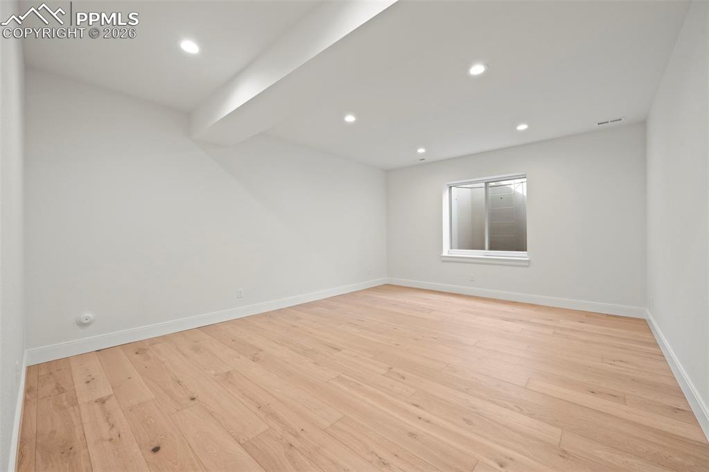 Image 39 of 50: No Description Available