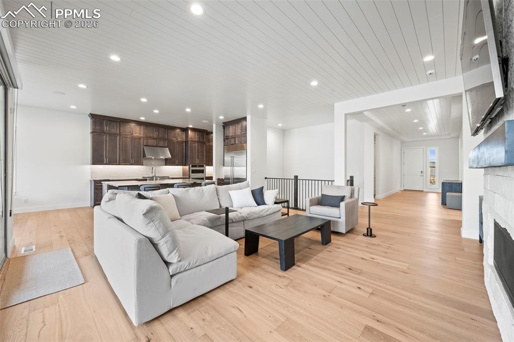 Image 6 of 50: No Description Available