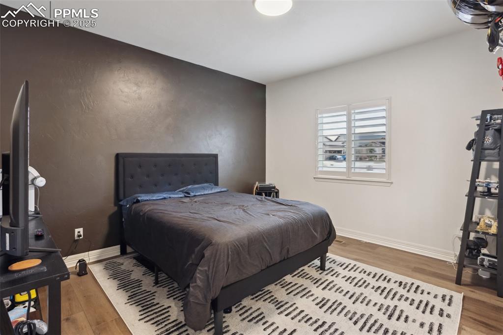 Image 20 of 49: Bedroom