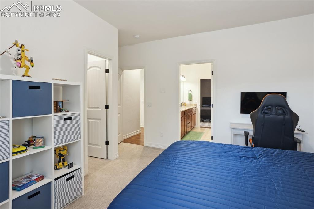 Image 24 of 49: Bedroom