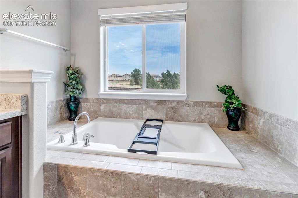 Image 17 of 50: 5 PIECE BATH WITH A HUGE CLOSET!