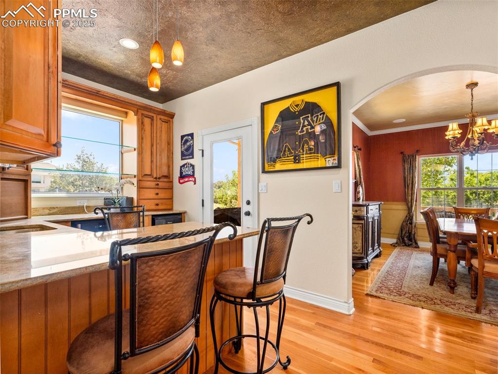 Image 12 of 44: Kitchen