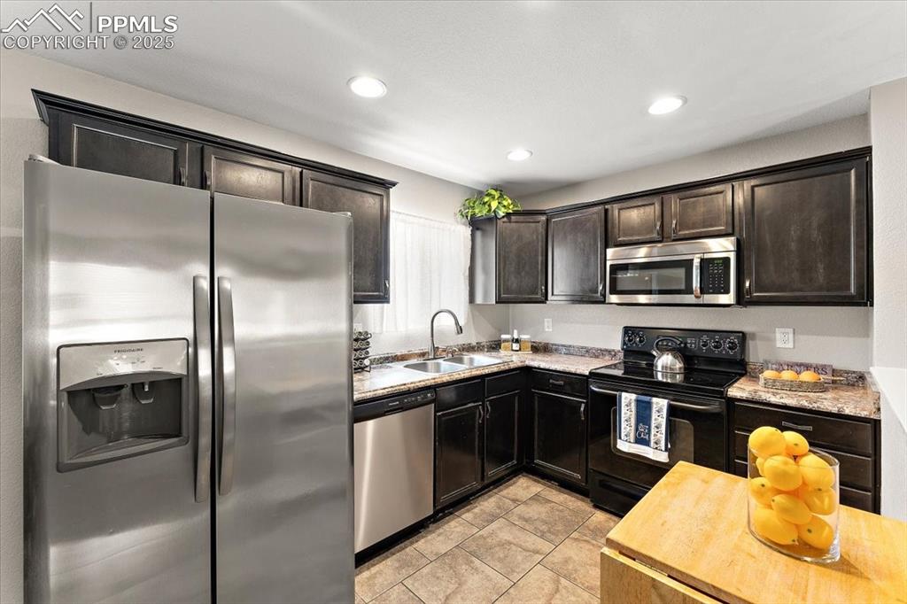 Image 11 of 37: Kitchen