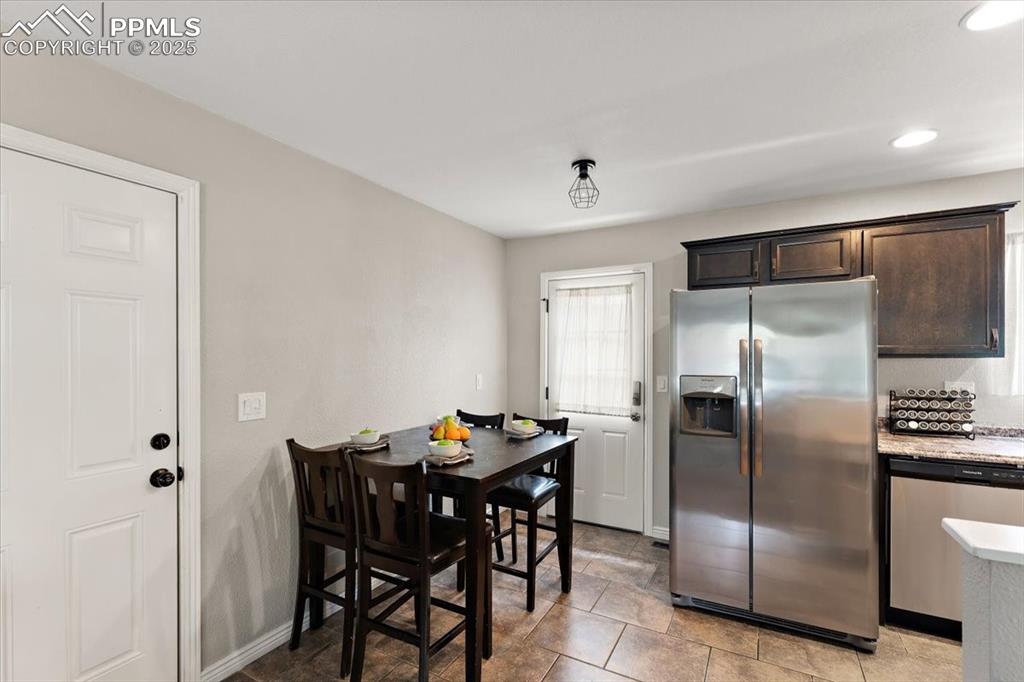 Image 9 of 37: Kitchen