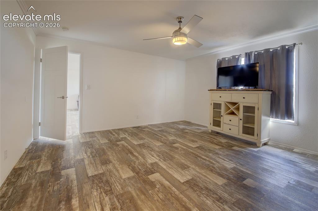 Image 10 of 50: Master bedroom ceiling fan