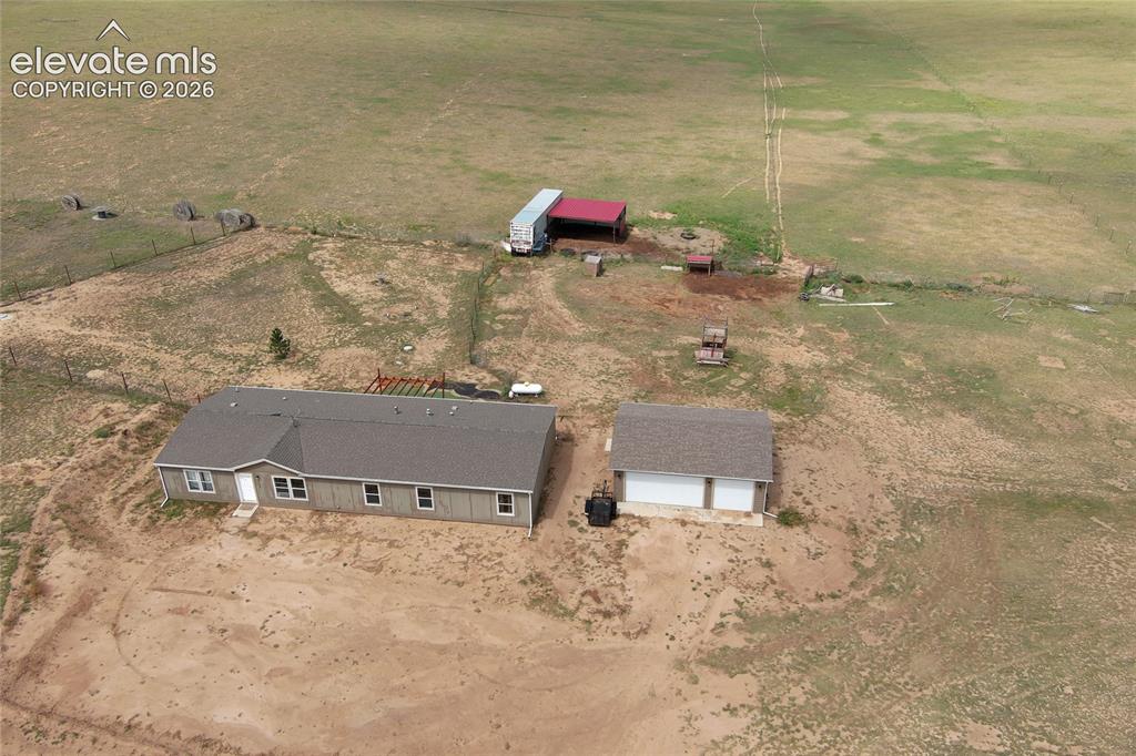 Image 36 of 50: Aerial view 1