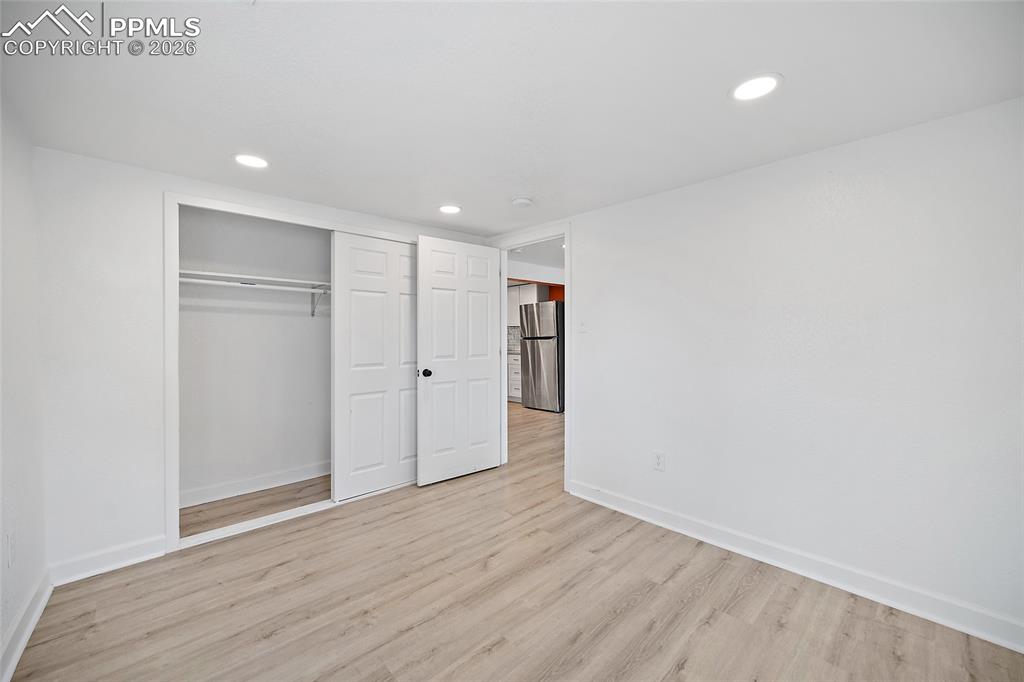 Image 19 of 27: Bedroom