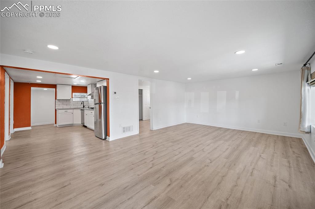 Image 6 of 27: Living Room