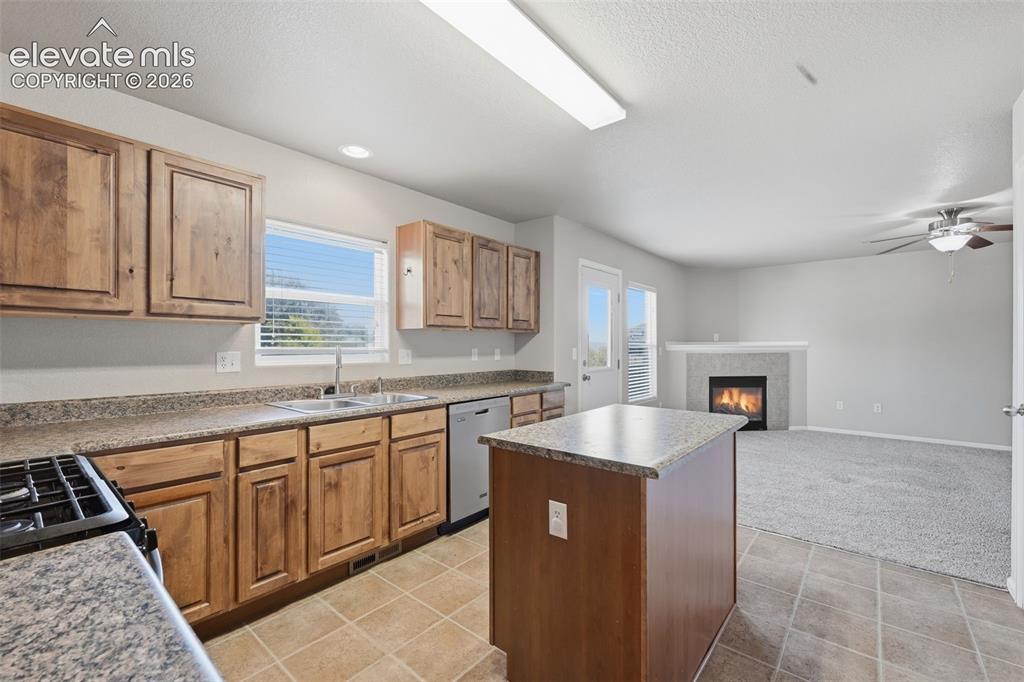 Image 10 of 38: Kitchen