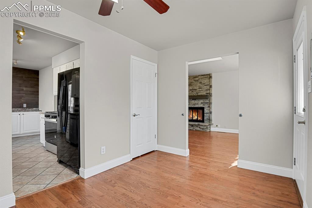 Image 14 of 46: Dining Room