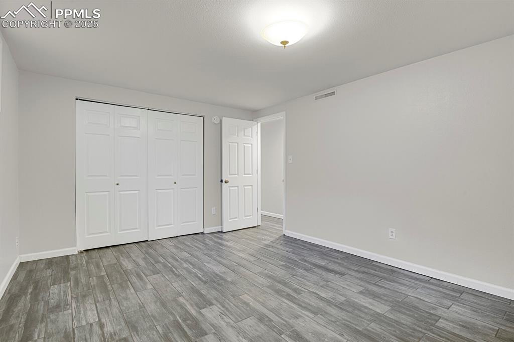 Image 35 of 46: Bedroom