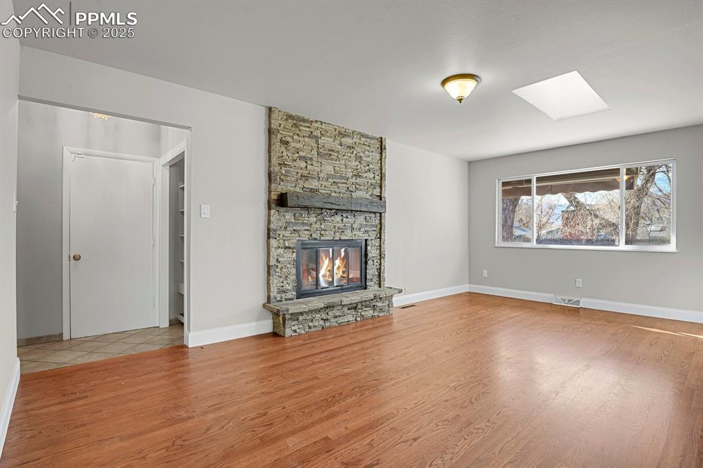 Image 5 of 46: Living Room