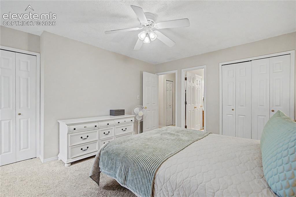 Image 11 of 17: Bedroom