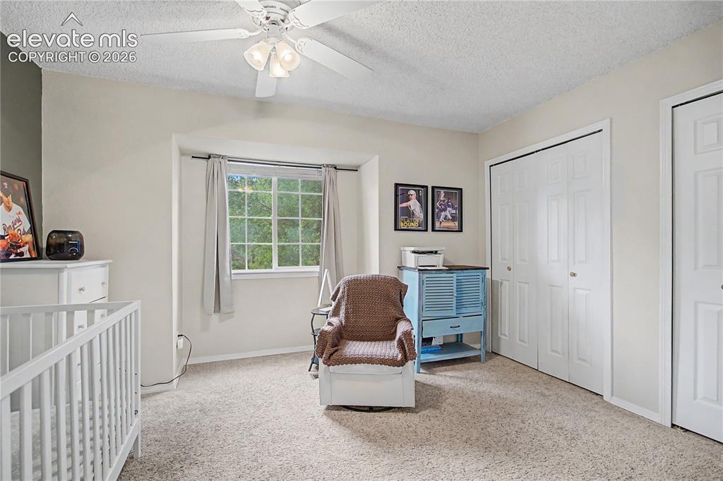 Image 15 of 17: Bedroom