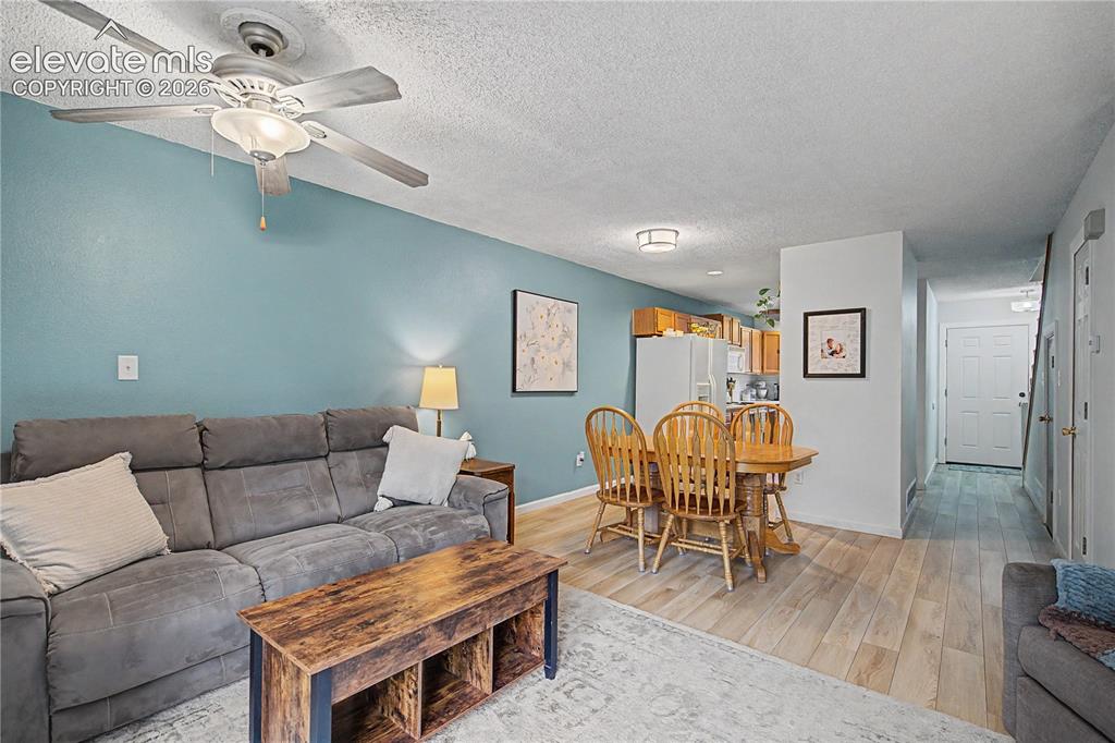 Image 5 of 17: Living Room