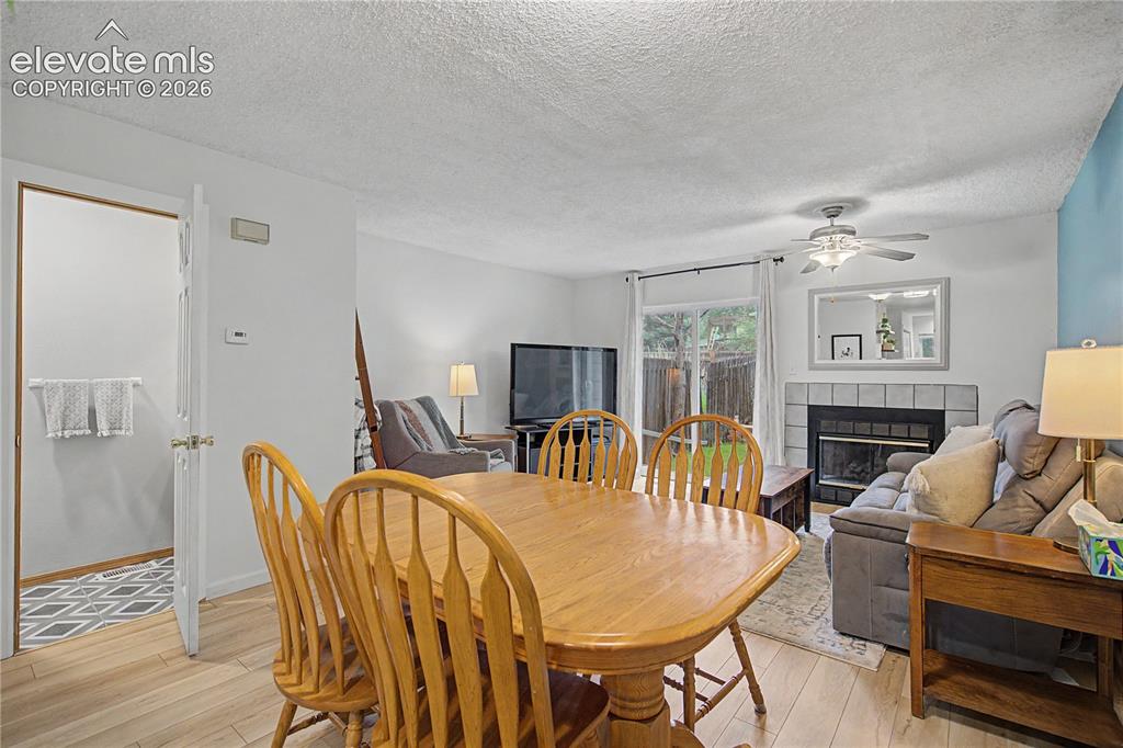 Image 7 of 17: Dining Area
