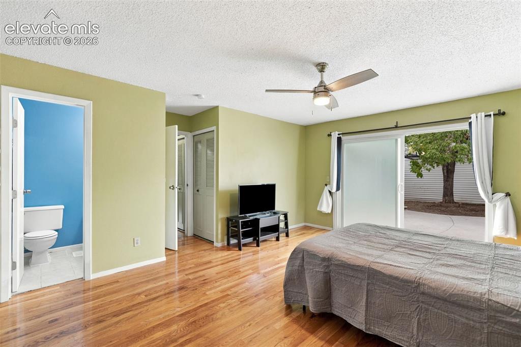Image 16 of 27: Bedroom