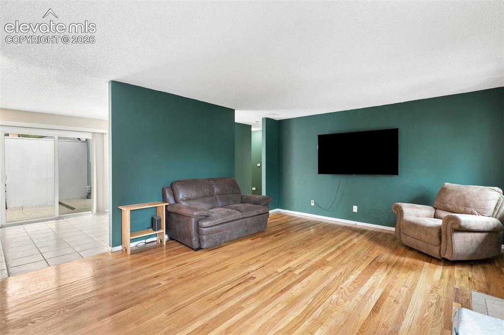 Image 7 of 27: Living Room