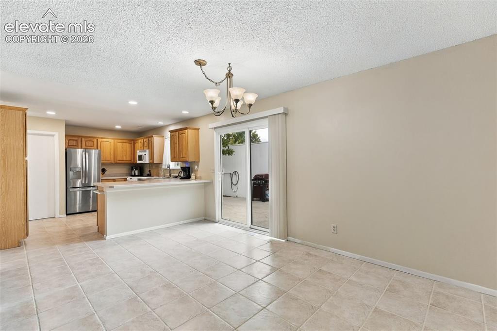 Image 9 of 27: Kitchen