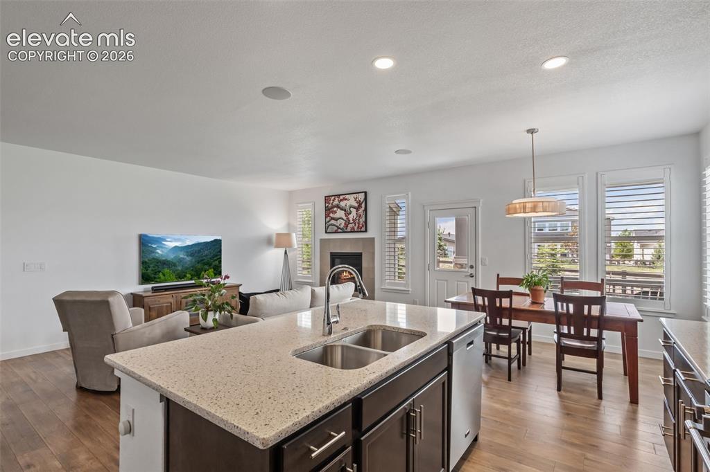 Image 16 of 42: Kitchen