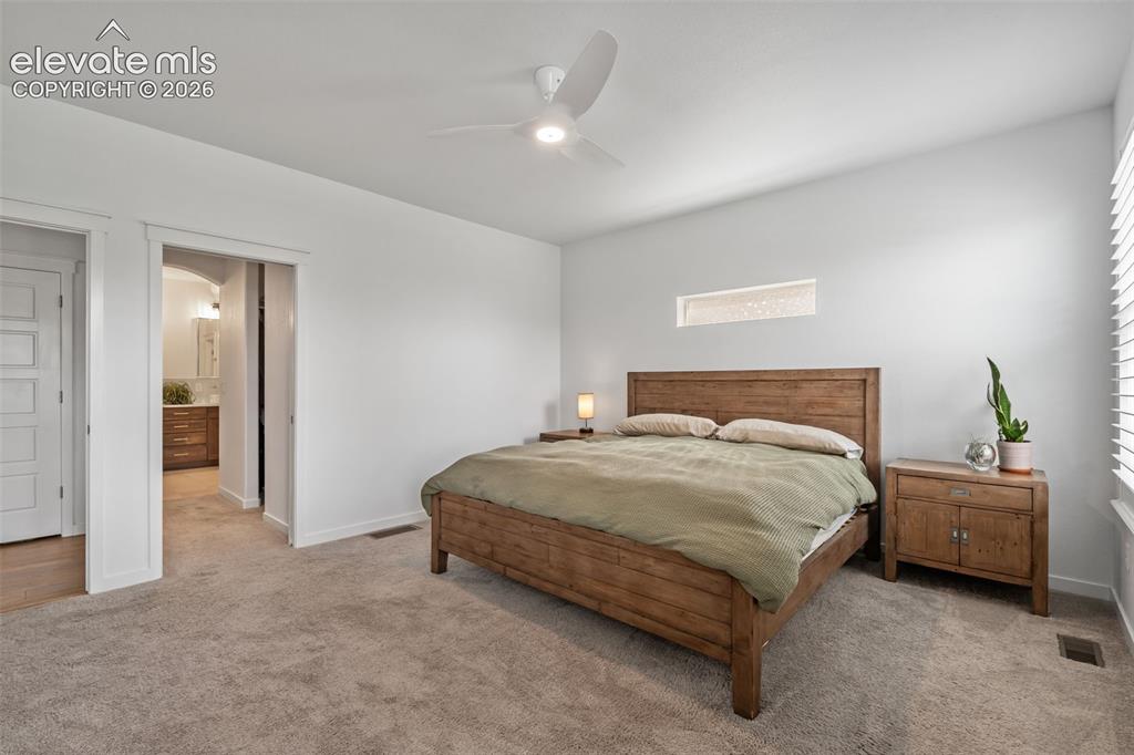 Image 19 of 42: Bedroom