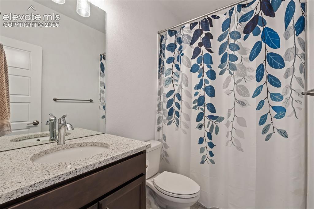 Image 23 of 42: Bathroom