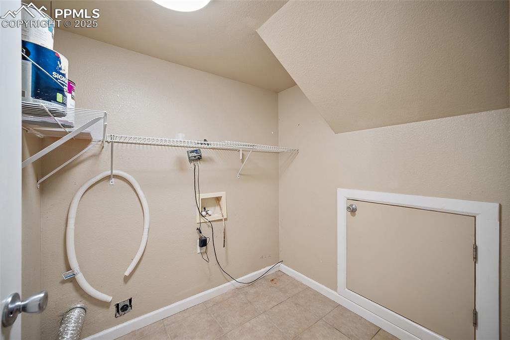 Image 22 of 38: Laundry