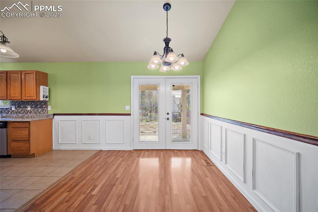 Image 6 of 38: Dining Area