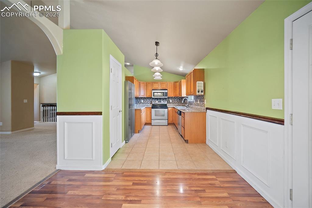 Image 8 of 38: Kitchen