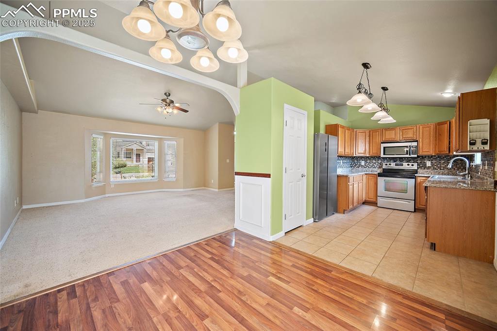 Image 9 of 38: Kitchen