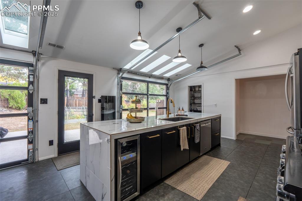 Image 10 of 49: Kitchen - main floor