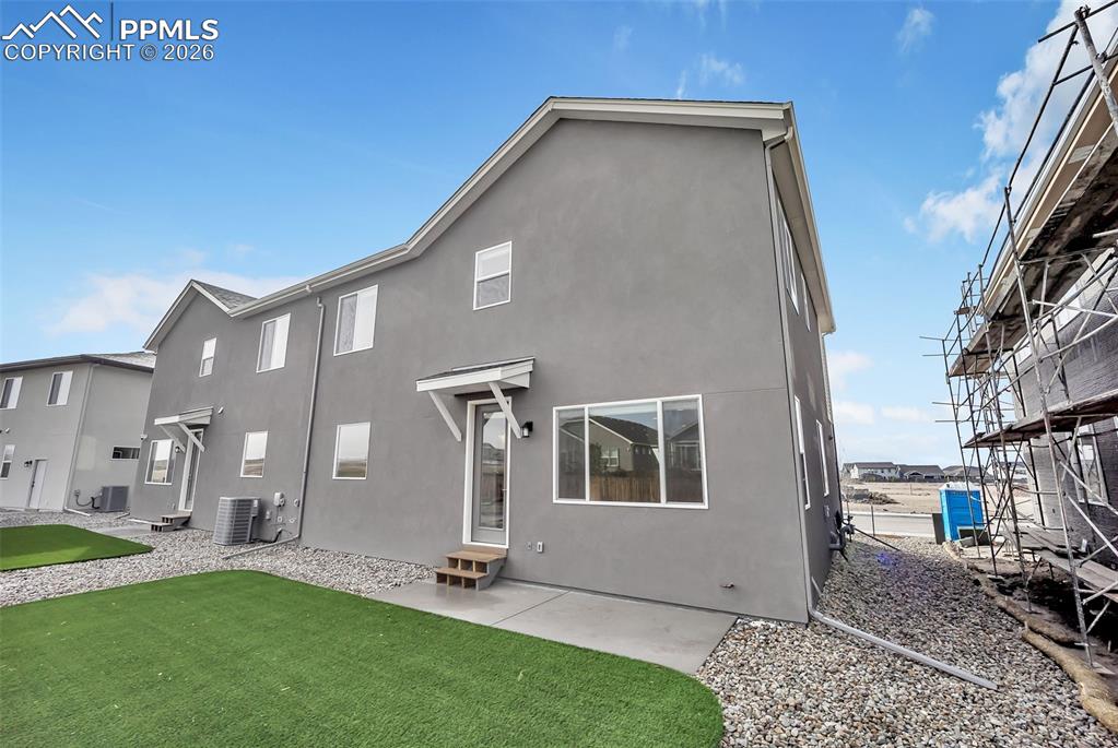 Image 10 of 24: Back of Structure