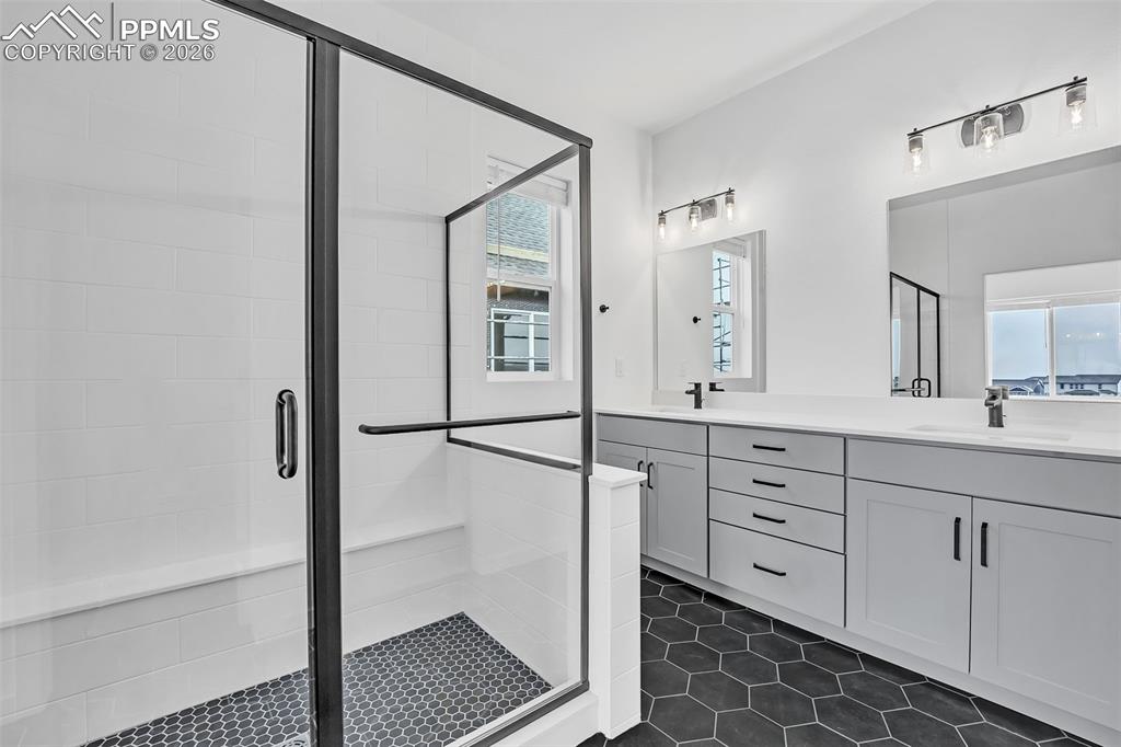 Image 15 of 24: Bathroom