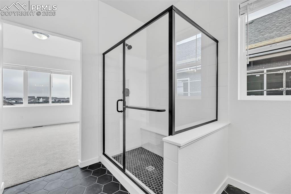 Image 37 of 48: Bathroom