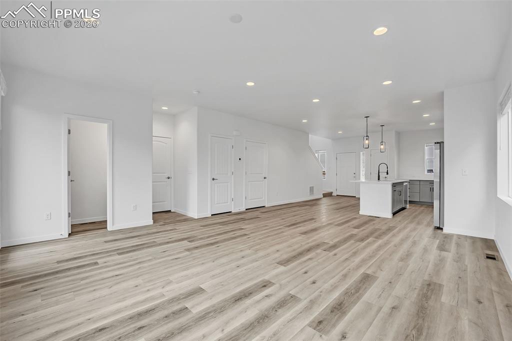 Image 4 of 24: Living Room