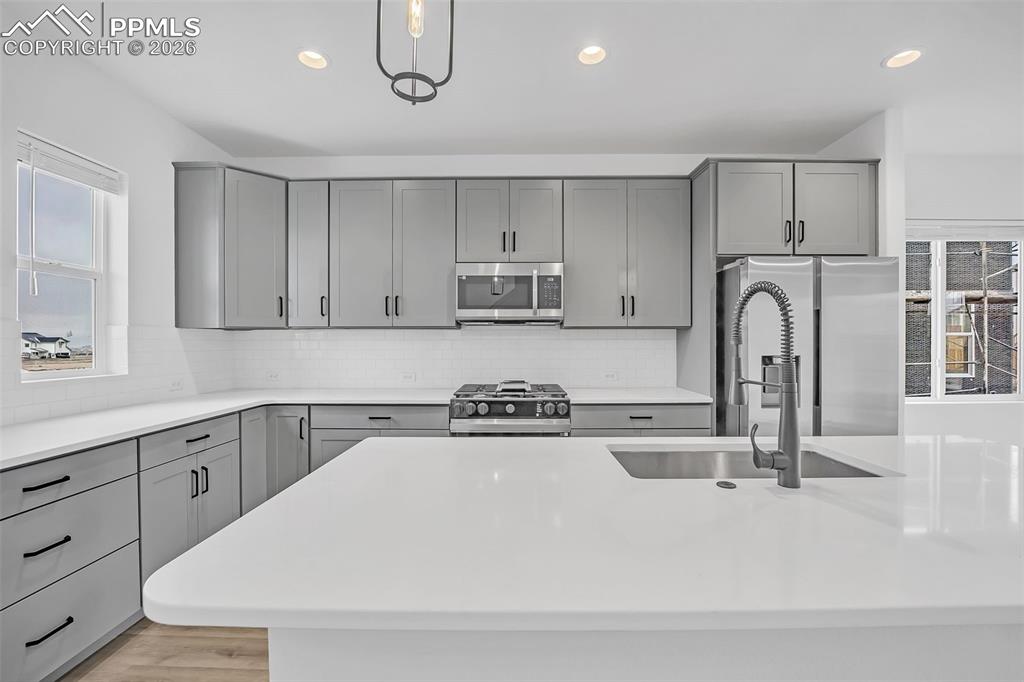 Image 5 of 24: Kitchen