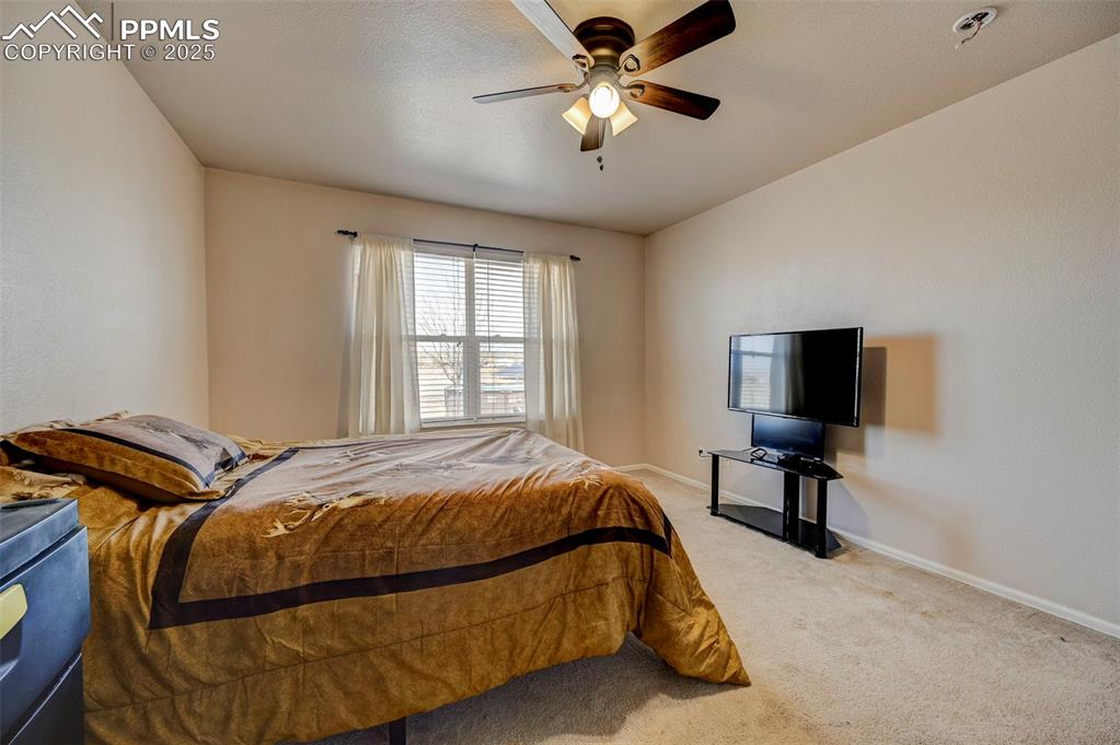 Image 11 of 34: Bedroom