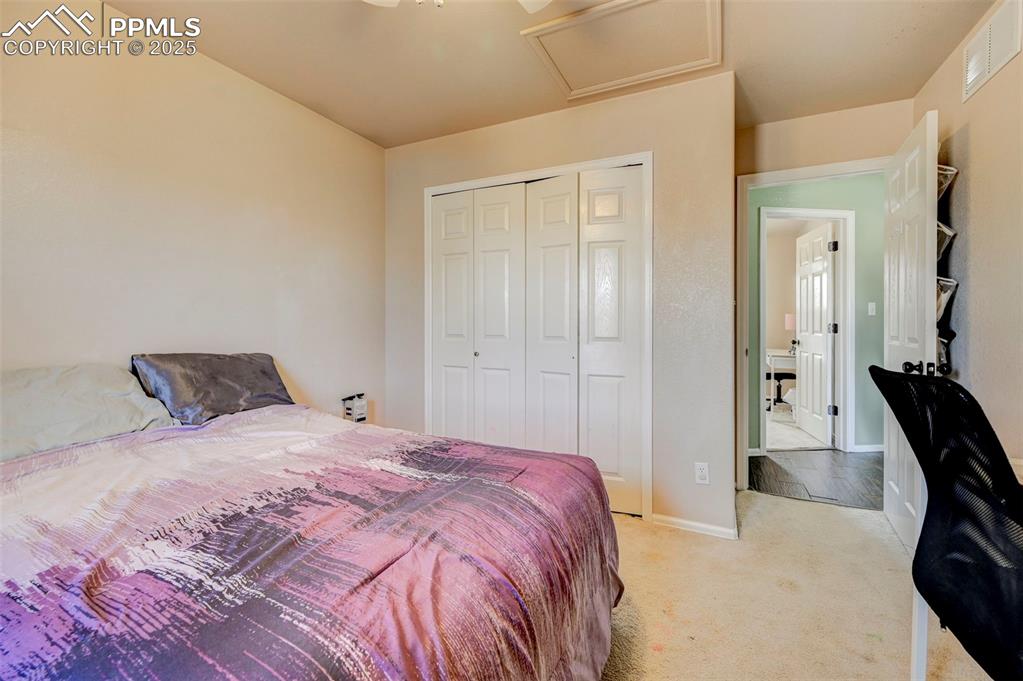 Image 17 of 34: Bedroom